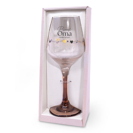 Wijnglas met de tekst proost oma