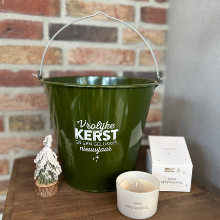 Cadeau Emmer L Vrolijke Kerst met kaars (Dikke Kerstknuffel)