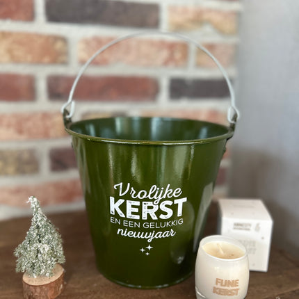 Cadeau Emmer M Kerst (Vrolijke Kerst) met Kerstboompje en Kaars van MY FLAME