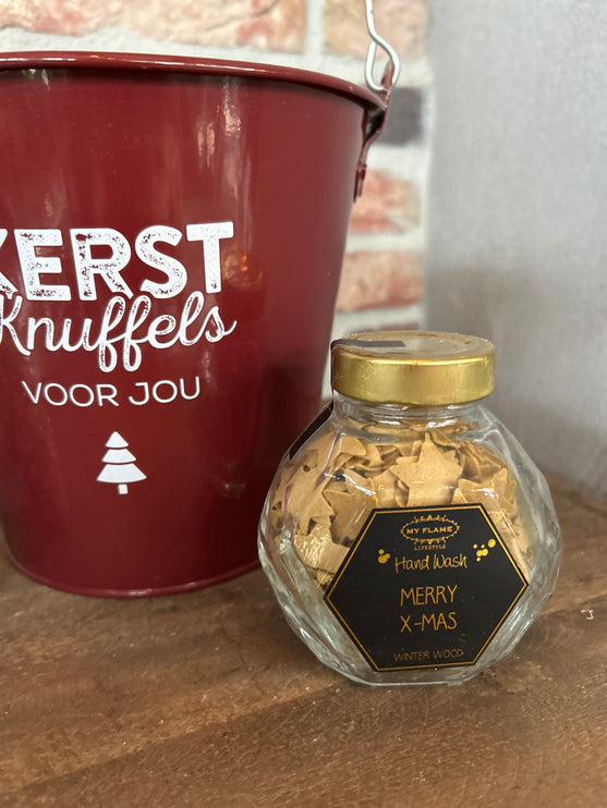 Cadeau Emmer M Kerst (Kerstknuffels) met Kerstboompje en Handzeep van MY FLAME