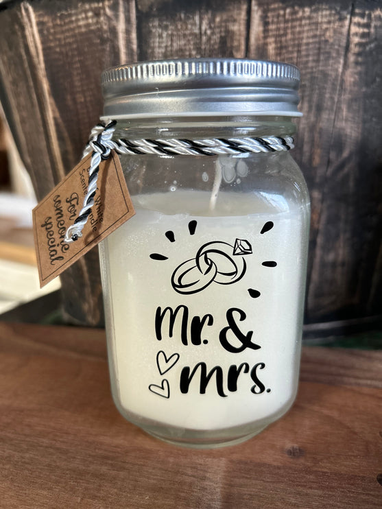 Black & white scented candle - mr & mrs