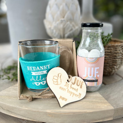 Cadeaupakket juf inclusief theeglas Bedankt + Bruisballen + houten hartje