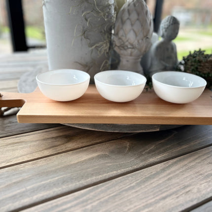 Serveerplank 59 cm met witte schaaltjes