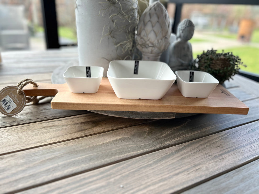 Serveerplank 59 cm met 3 witte vierkante schaaltjes