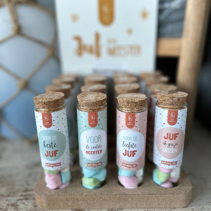 Glazen Buisje met Marshmellows-voor de beste juf