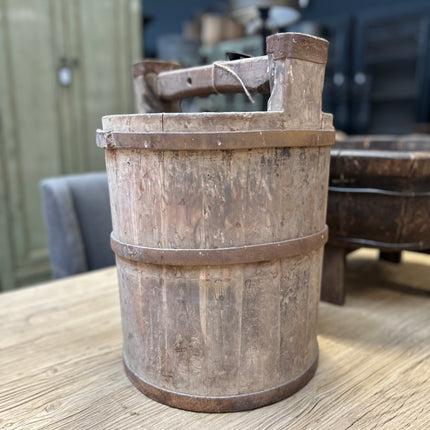 Houten emmer met hengsel