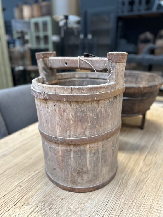 Houten emmer met hengsel