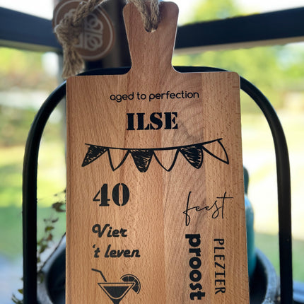Serveerplankje Aged to Perfection - zelf te personaliseren met bijv. leeftijd en naam