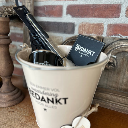 Cadeaupakket Zinken emmer Bedankt  opener/tang/onderzetter/mok/sleutelhanger