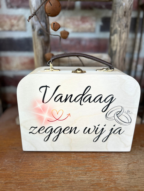 Houten koffertje met leren handvat - Vandaag zeggen wij ja
