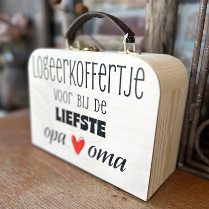 Houten koffertje met leren handvat - Logeerkoffertje opa en oma