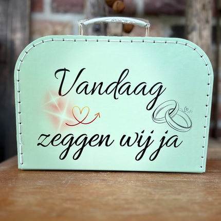Kartonnen Koffertje Groen - Vandaag zeggen wij ja