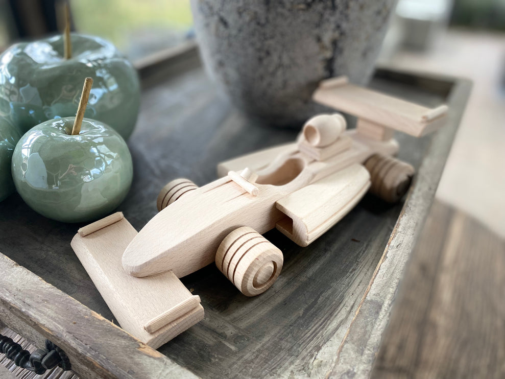 Formule 1 auto van hout