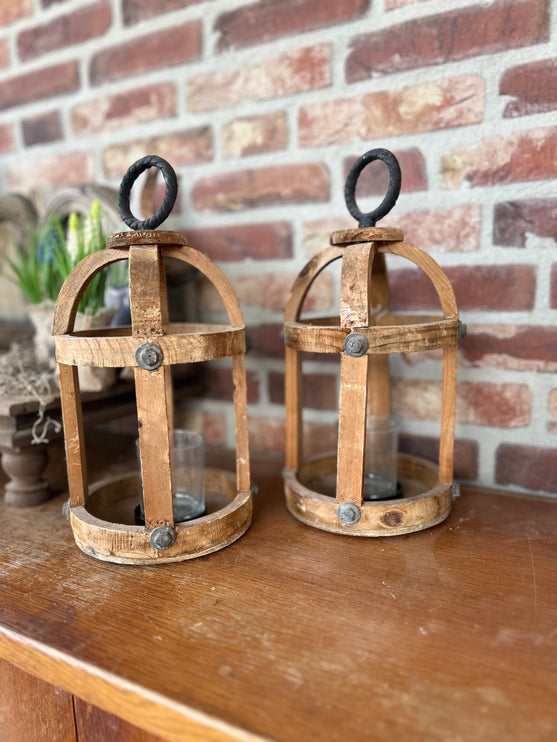 Set van 2 houten kandelaars