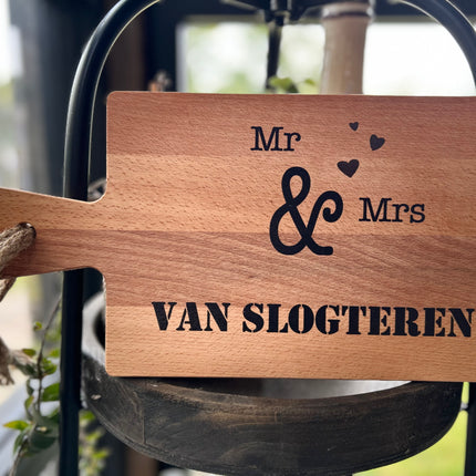 Serveerplankje 34,5 cm Mr en Mrs + eigen naam