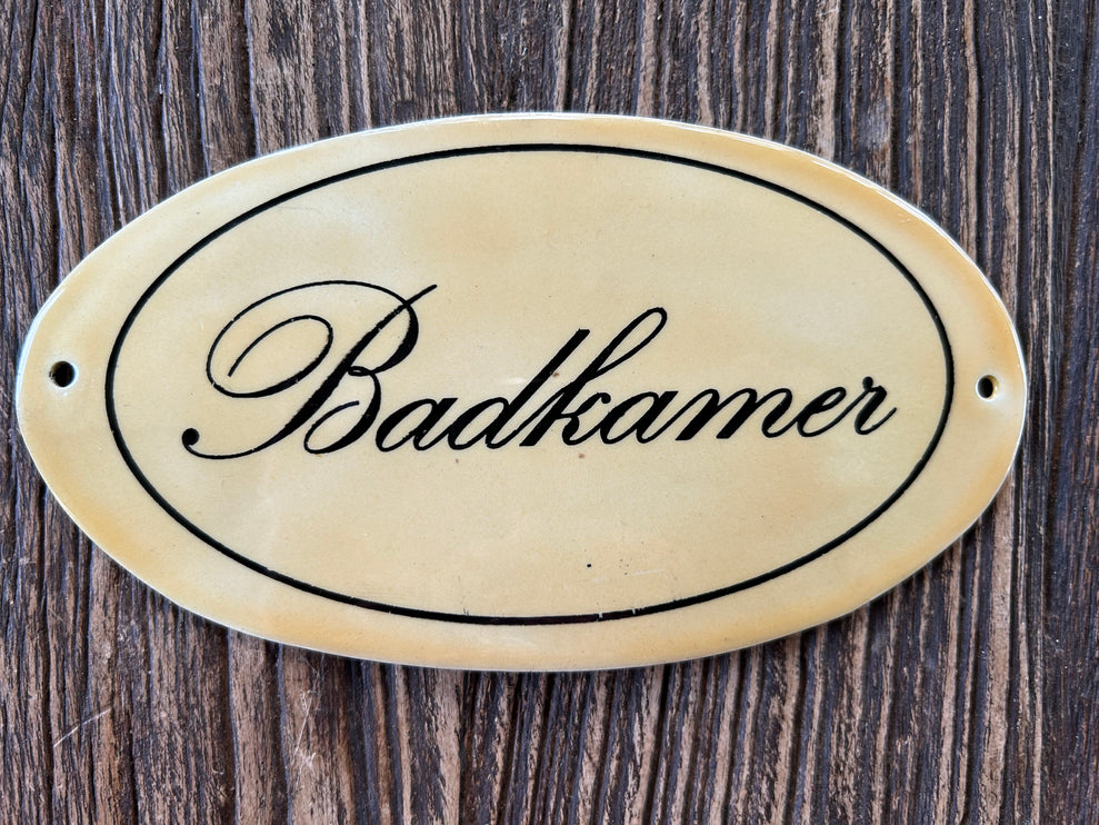 Bordje creme kleur - Badkamer