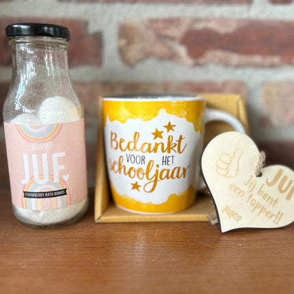 Cadeaupakket juf inclusief Mok bedankt voor het schooljaar + Bruisballen + houten hartje