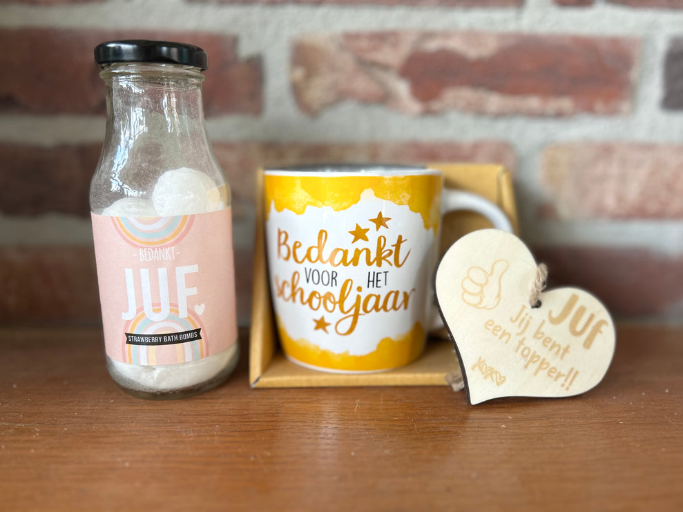Cadeaupakket juf inclusief Mok bedankt voor het schooljaar + Bruisballen + houten hartje