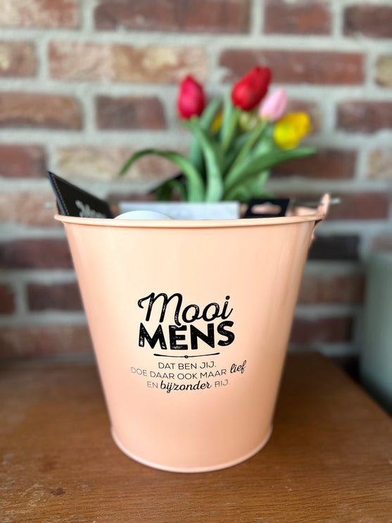 Cadeaupakket Zinken emmer mooi mens met kaars/onderzetter/bosje tulpen/mok/ metalen mok/sleutelhanger