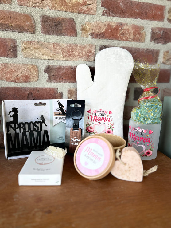 Cadeaupakket Zinken emmer mama met ovenhandschoen/flessenhouder/winegum/zeep in doosje/theeglas/geurblokjes/sleutelhanger