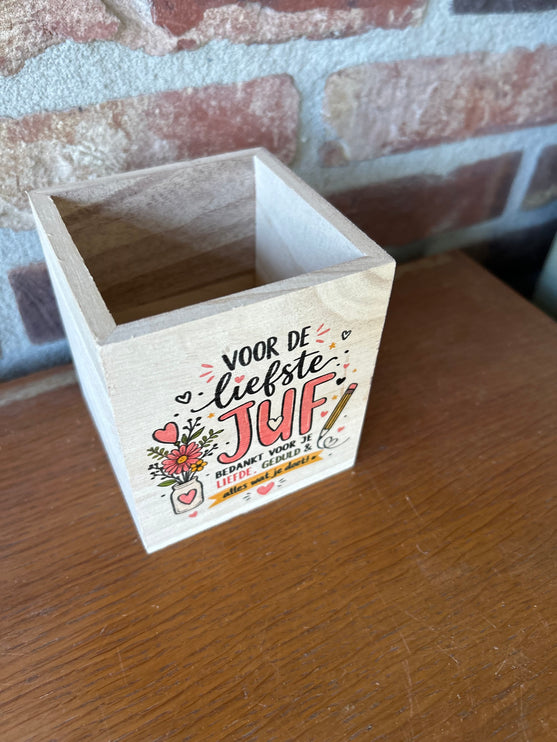 Pennenbakje met opdruk JUF
