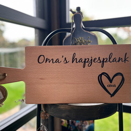 Serveerplank Oma's hapjesplank met hartje OMA 49 cm