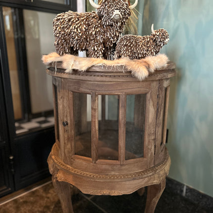 Theekastje compleet met vachtje en 2 stenen hooglanders (16 en 22 cm)