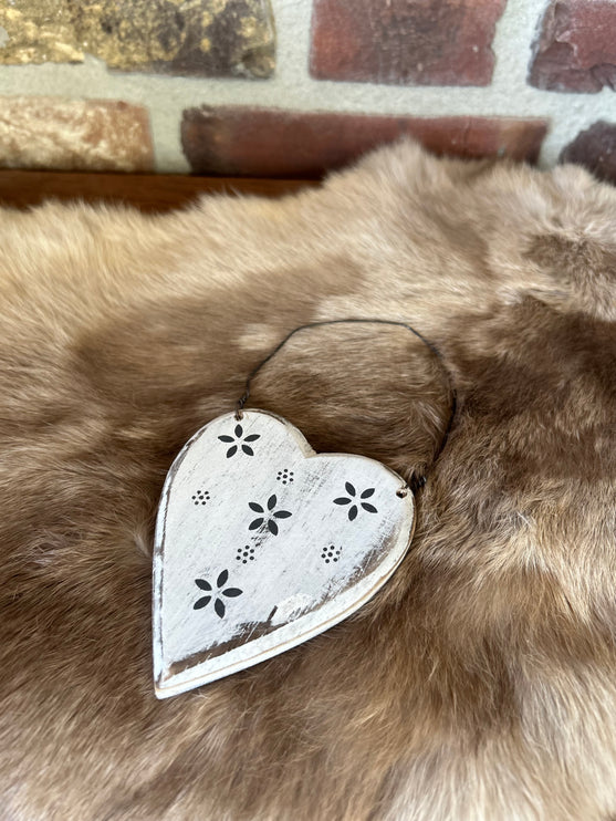 hart hangend 9,5x8cm antique white
