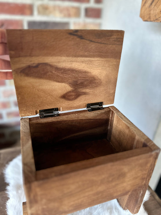 Houten toiletrolhouder met vakje bovenin