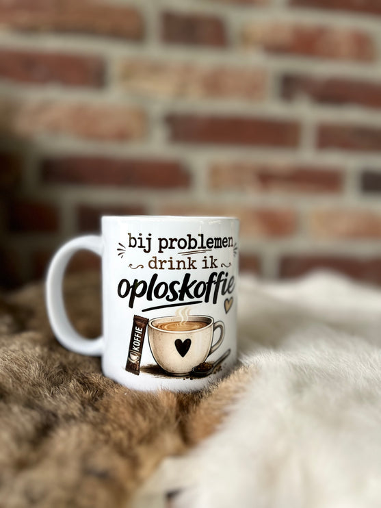 Mok Bij problemen drink ik oploskoffie