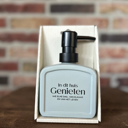 Zeeppompje vol Liefs - Genieten