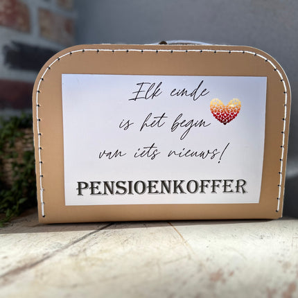 Koffertje Bruin met grijze achtergrond - Pensioen