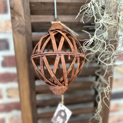 Decoratieve metalen hangbal