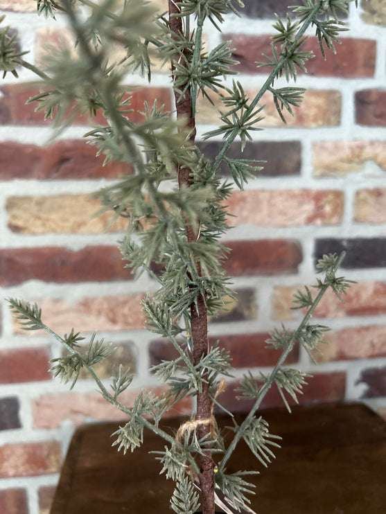 Kerstboompje Larix met verlichting