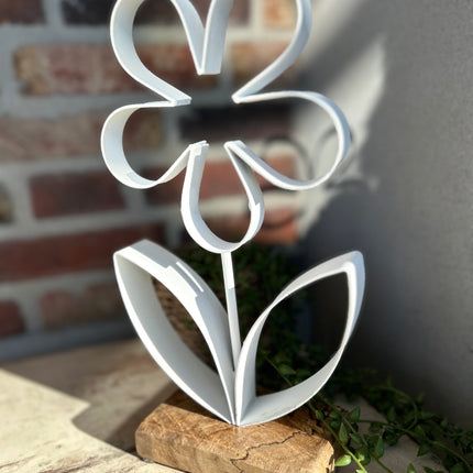 Witte bloem op standaard met houten hartje - 29x16x7,5 cm - Metaal - Hout