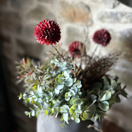 Stenen kruik  compleet met bloemen