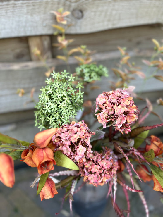 Kruik Hoog compleet met bloemen/planten