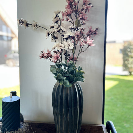 Vaas Geribbeld compleet met bloemen