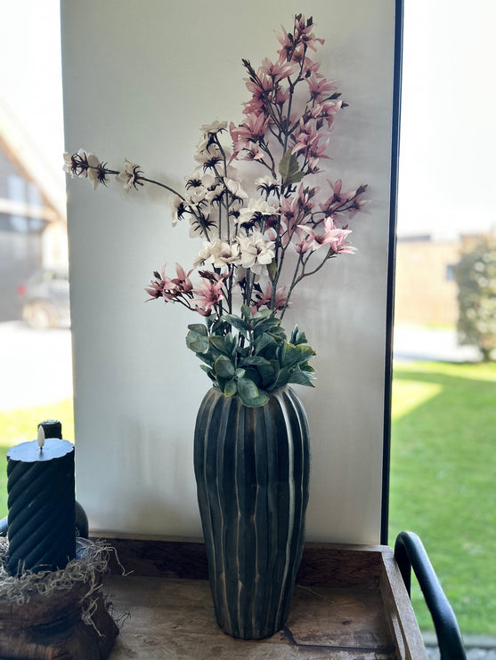 Vaas Geribbeld compleet met bloemen
