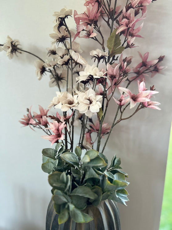 Vaas Geribbeld compleet met bloemen