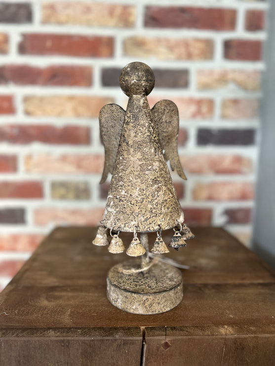 Metalen engel met belletjes