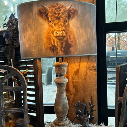 Houten tafellamp met Kap Schotse Hooglander Maat L