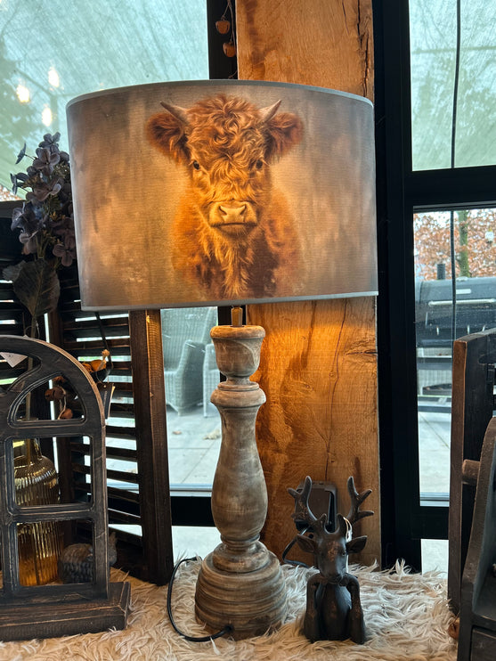 Houten tafellamp met Kap Schotse Hooglander Maat L