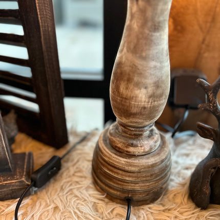 Houten tafellamp met kap Schotse Hooglander Maat M 2