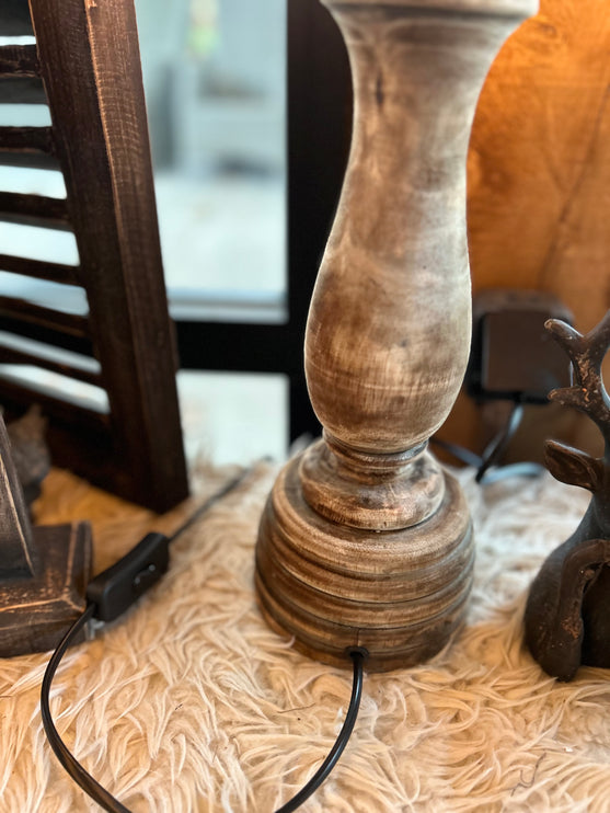 Houten tafellamp met kap Schotse Hooglander Maat M 2