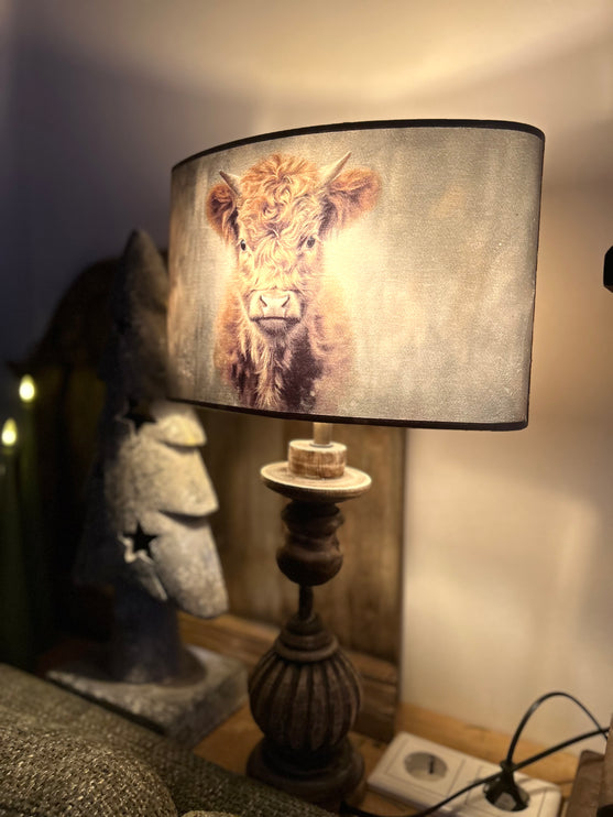 Houten tafellamp met kap Schotse Hooglander Maat M 2