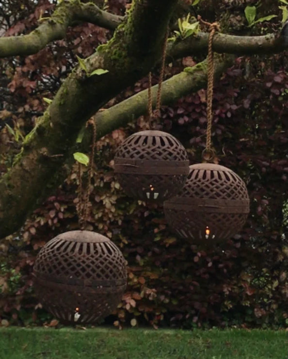 Set van 3 metalen hangballen