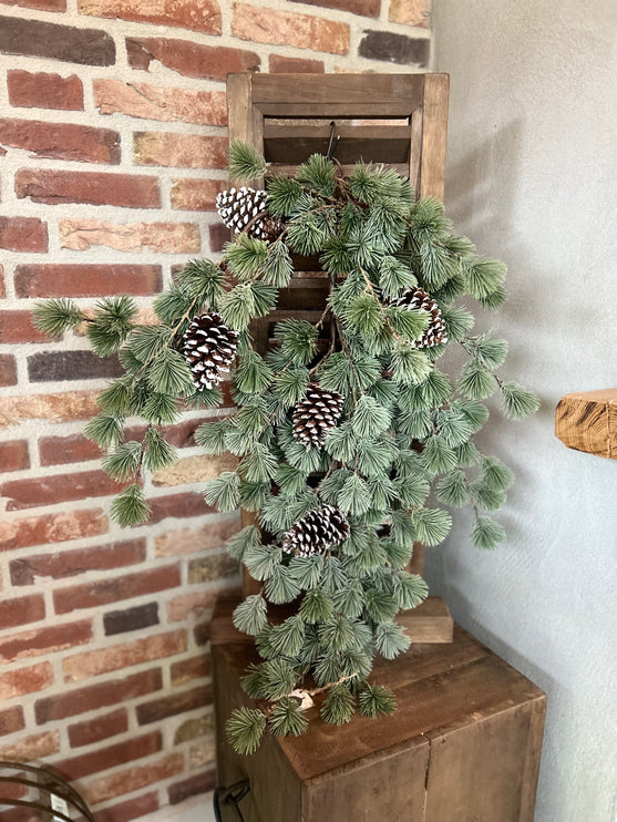 Festoen Pinus Green