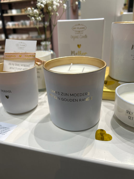 SOJAKAARS - OMA'S ZIJN MOEDERS MET EEN GOUDEN RANDJE - GEUR: FRESH COTTON