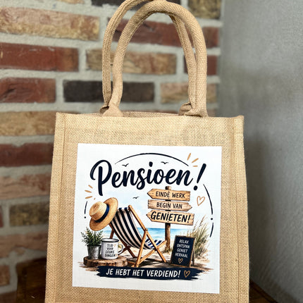 Jute Tas; een tas voor iemand die met pensioen mag.
